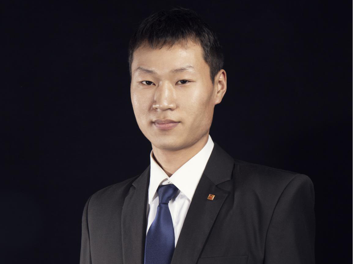 勤奮高產(chǎn)、技術(shù)擔(dān)當(dāng)?shù)膹堈耜枴趸\2班班長